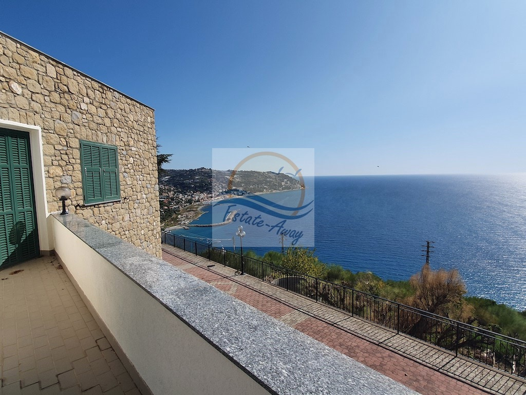 Villa in vendita a Bordighera