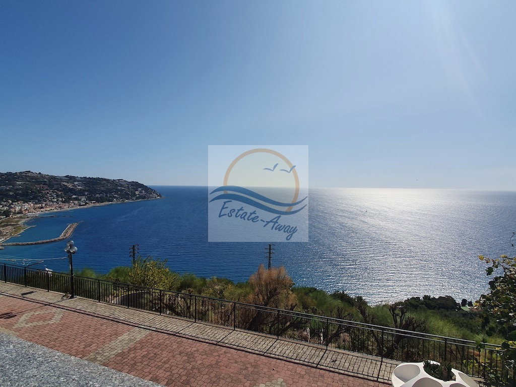 Villa in vendita a Bordighera