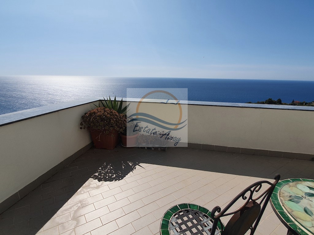 Villa in vendita a Bordighera