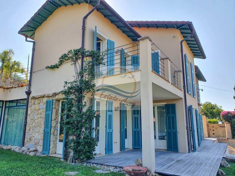 Villa in vendita a Bordighera