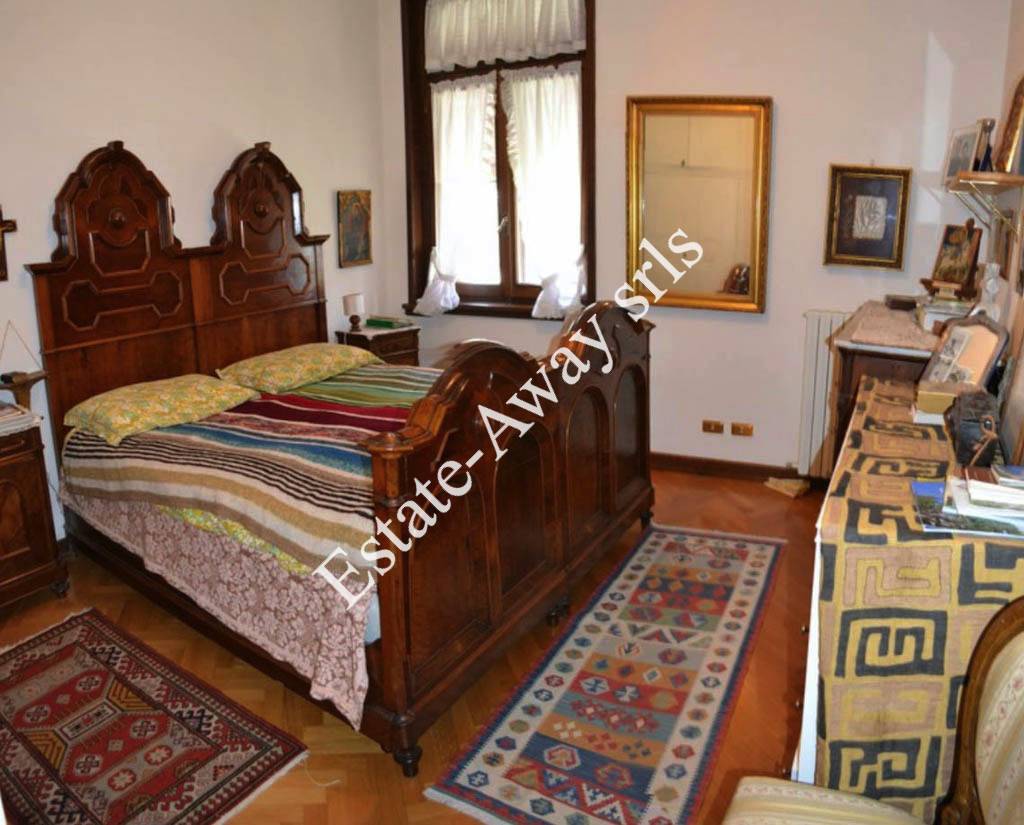 Villa in vendita a Bordighera