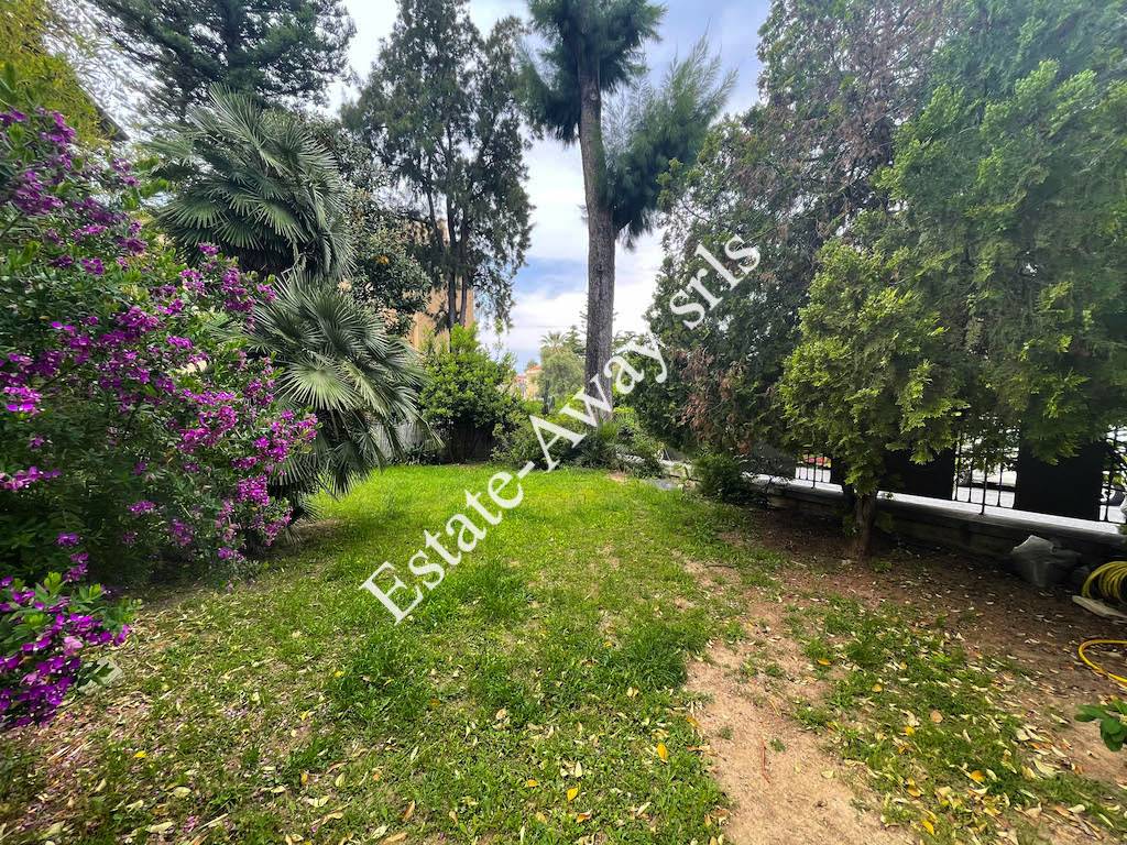 Villa in vendita a Bordighera