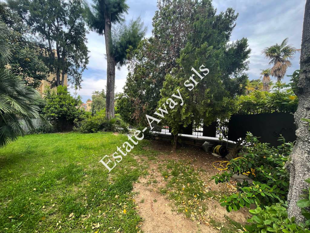 Villa in vendita a Bordighera