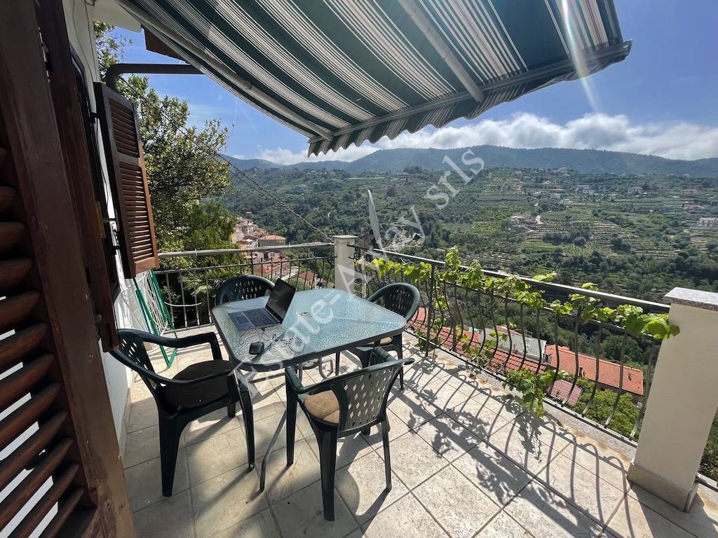 Villa in vendita a Vallebona