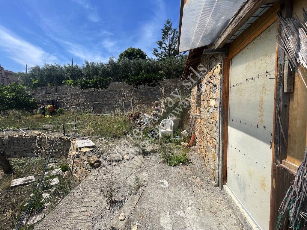 Rustico in vendita a Bordighera, Borghetto San Nicol