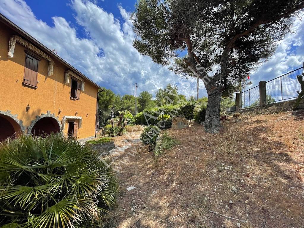Casa Semindipendente in vendita a Camporosso, Ciaixe