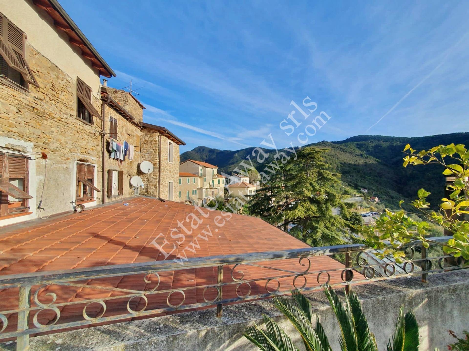 Appartamento in vendita a Seborga