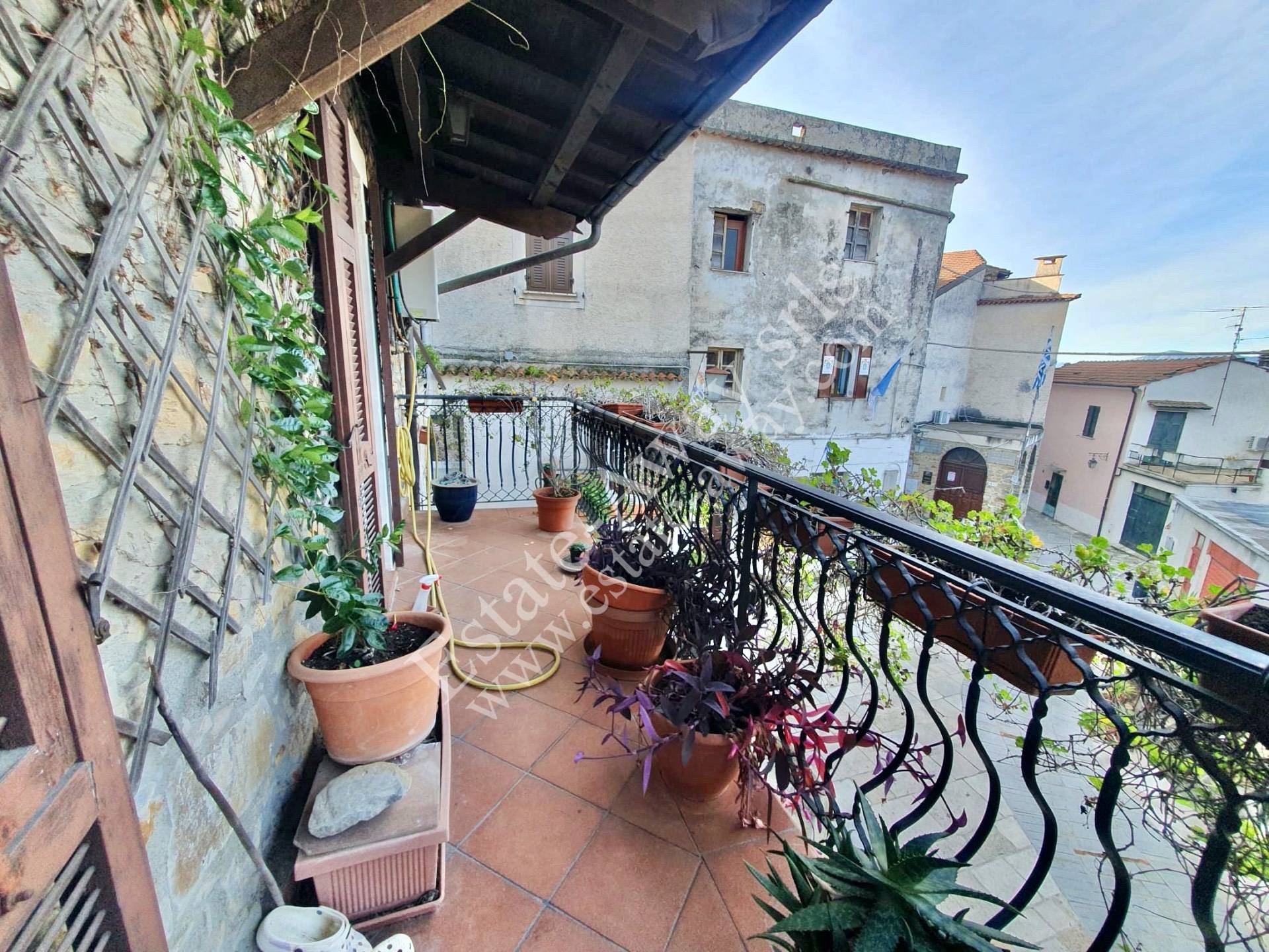 Appartamento in vendita a Seborga