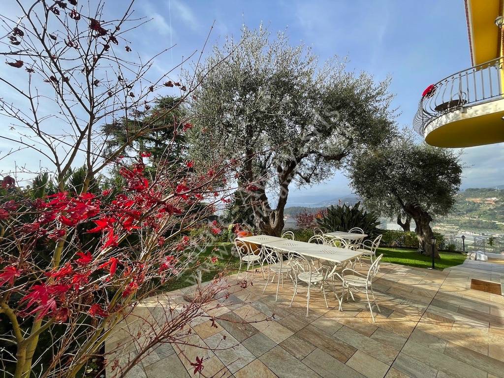 Villa in vendita a Bordighera