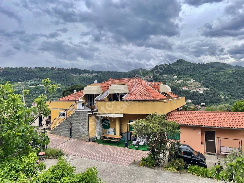 Appartamento in vendita a Camporosso