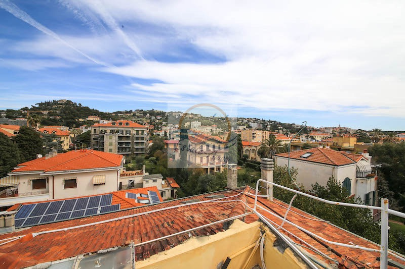 Villa in vendita a Bordighera