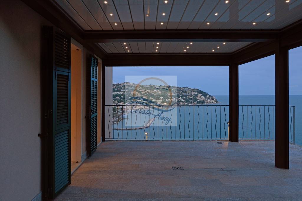 Villa in vendita a Bordighera