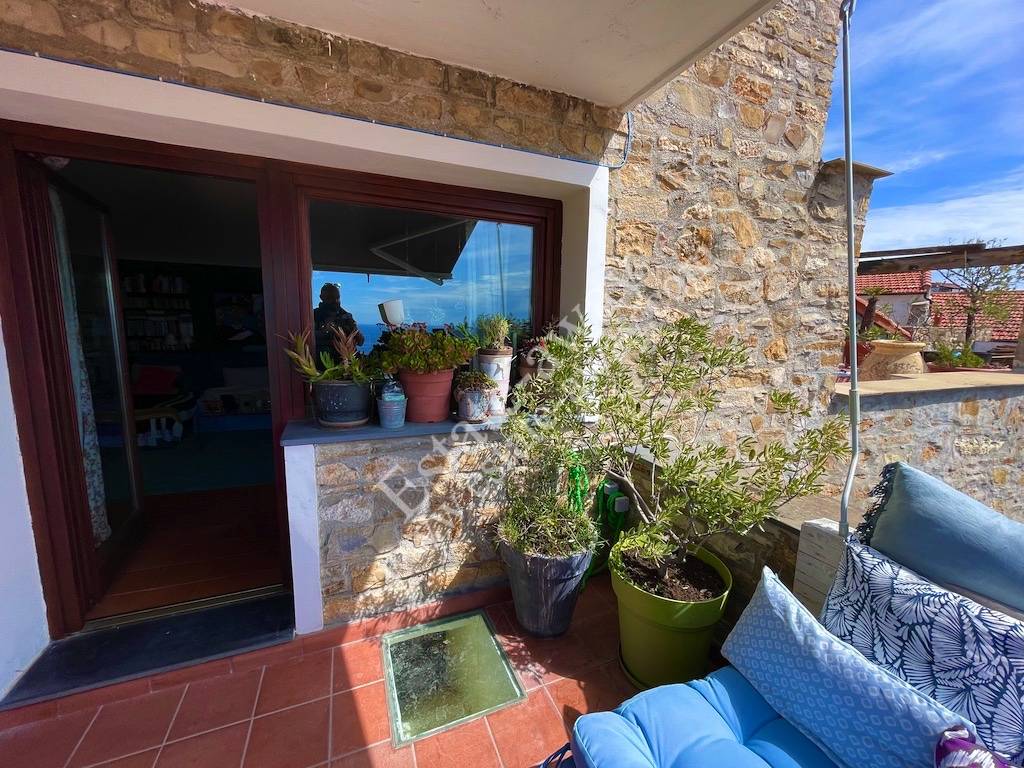 Casa Semindipendente in vendita a Cipressa