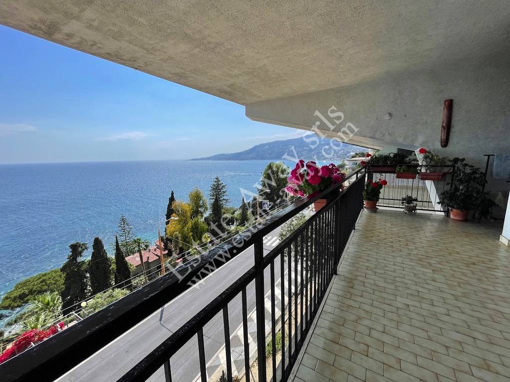 Appartamento in vendita a Ospedaletti