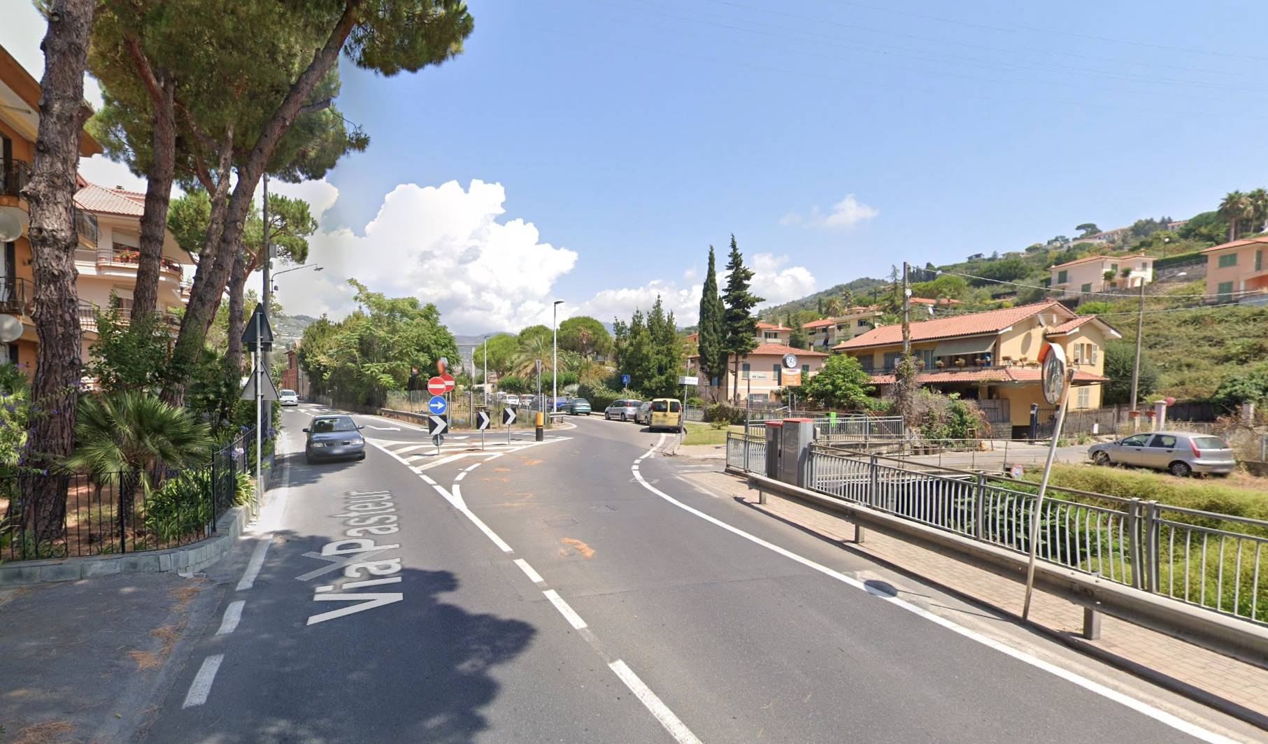 Box o garage in vendita a Bordighera