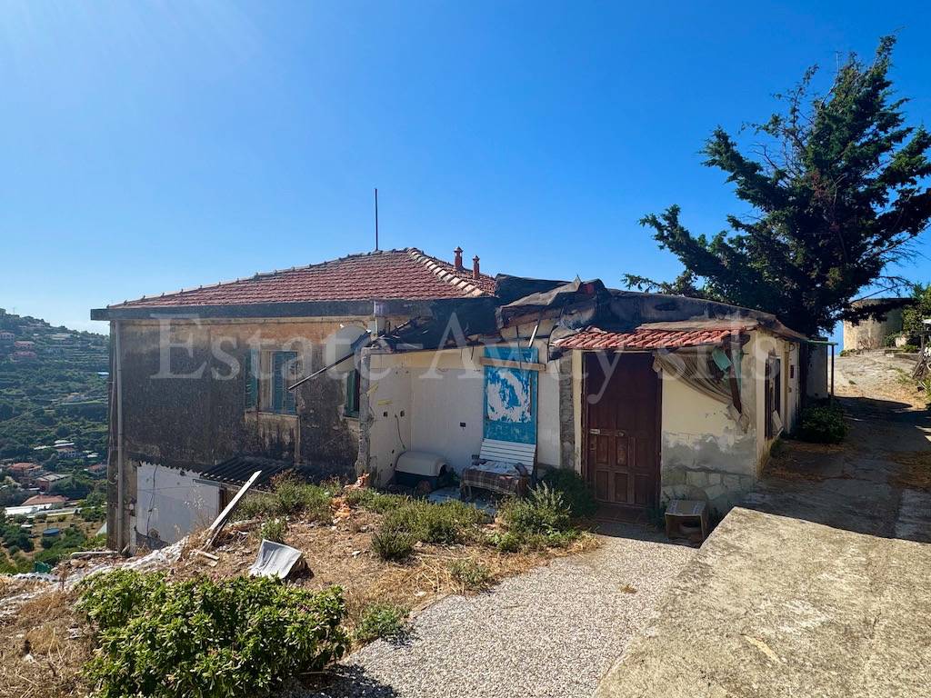 Rustico in vendita a Ospedaletti