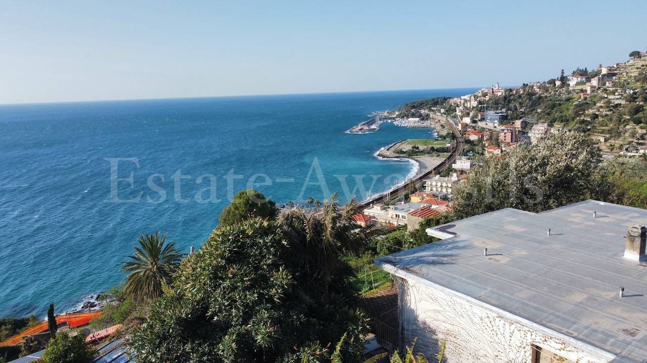 Villa in vendita a Bordighera