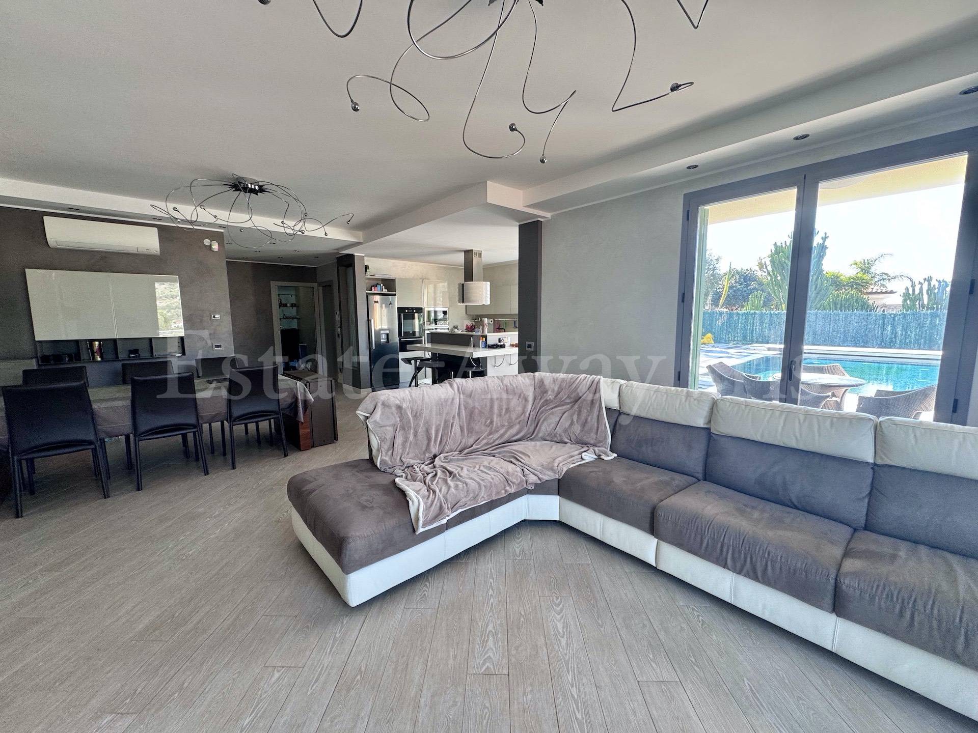 Villa in vendita a Bordighera