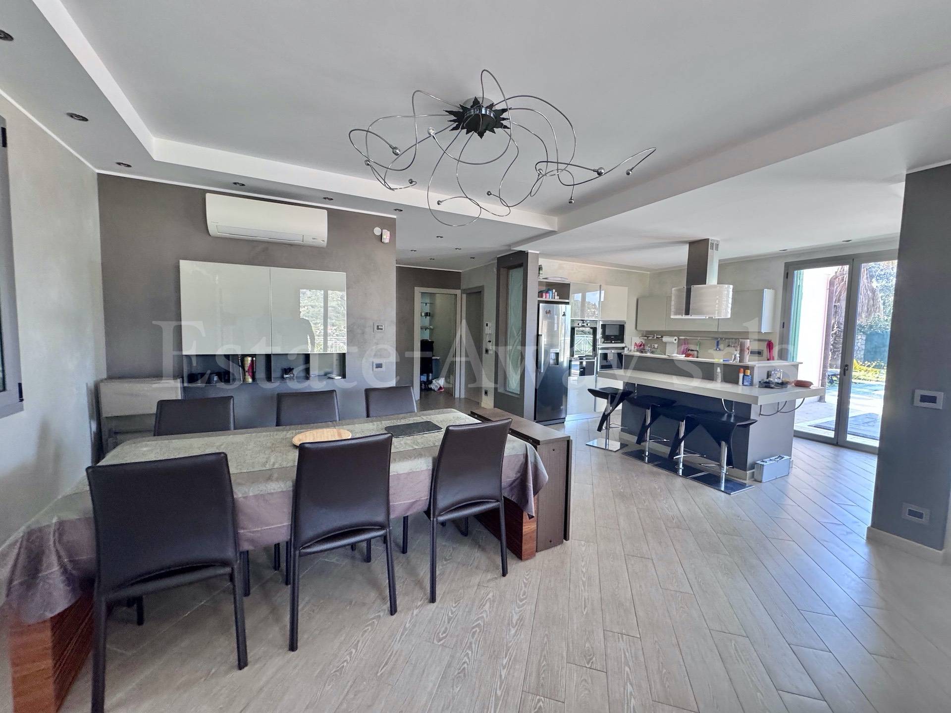 Villa in vendita a Bordighera