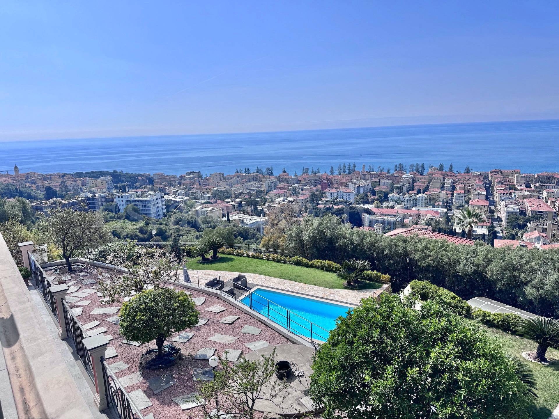 Villa in vendita a Bordighera