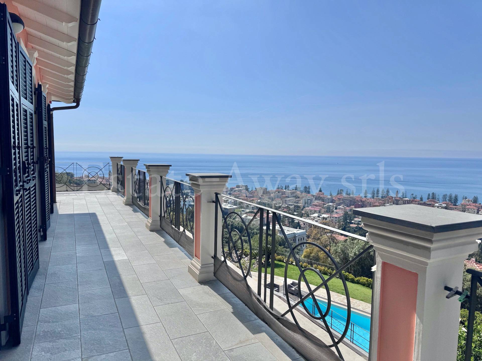 Villa in vendita a Bordighera