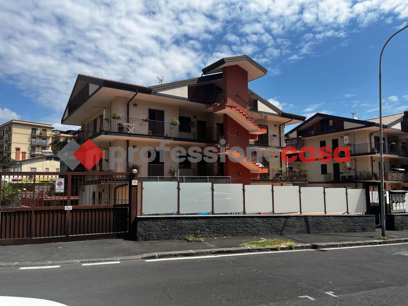 Magazzino in affitto a Gravina di Catania