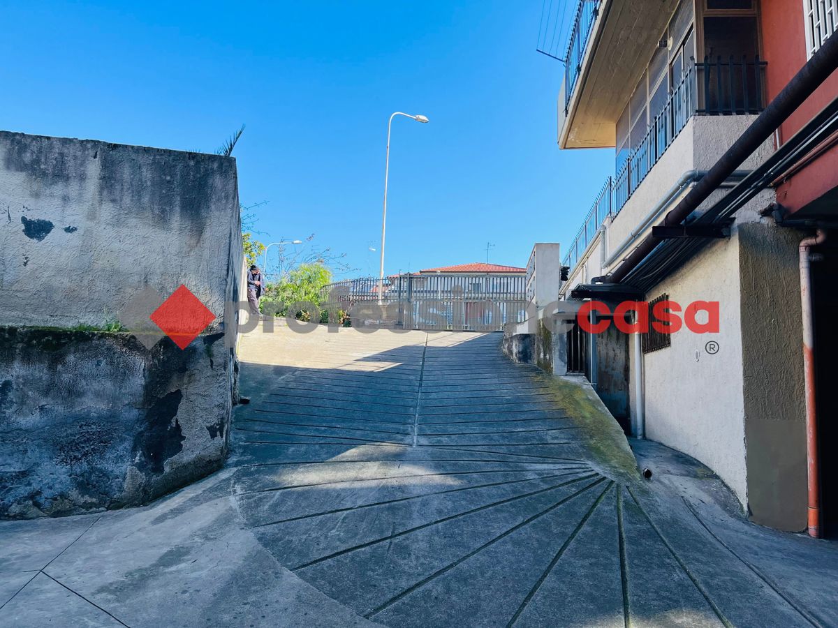 Magazzino in affitto a Catania