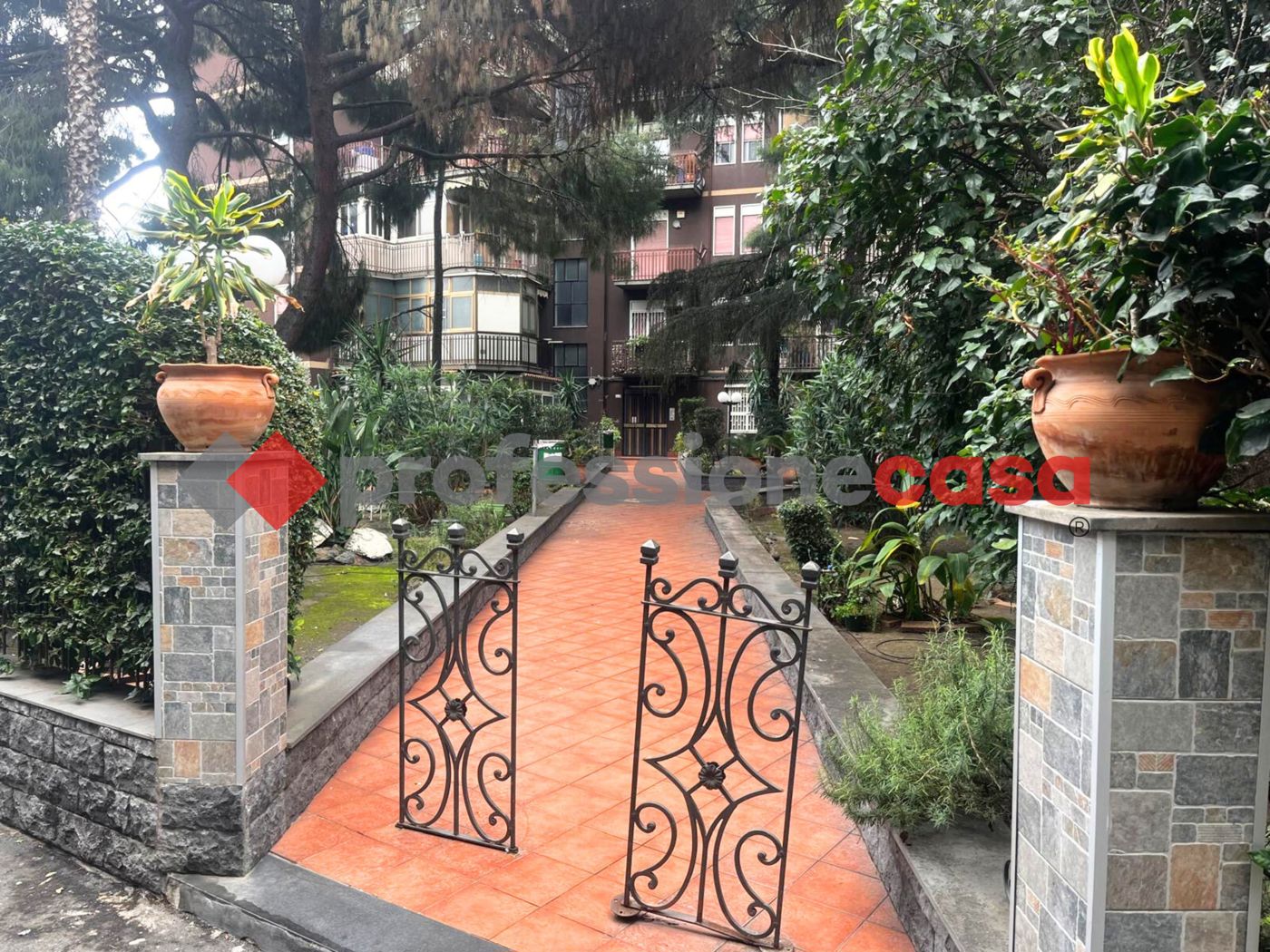 Trilocale da ristrutturare a Catania