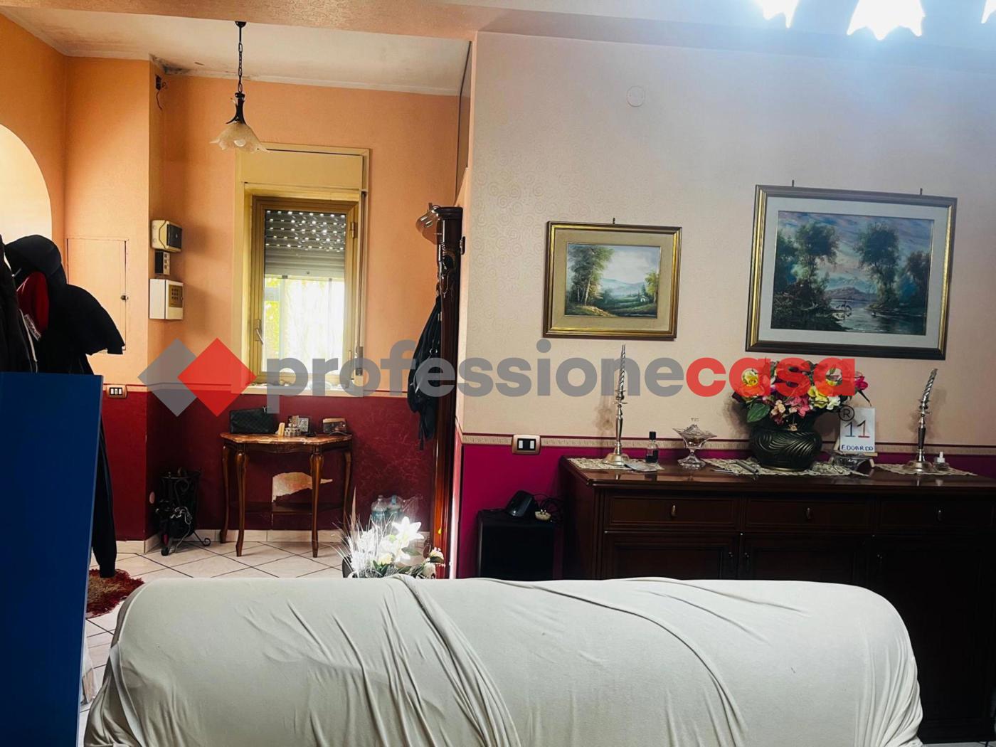 Casa indipendente con giardino a Catania