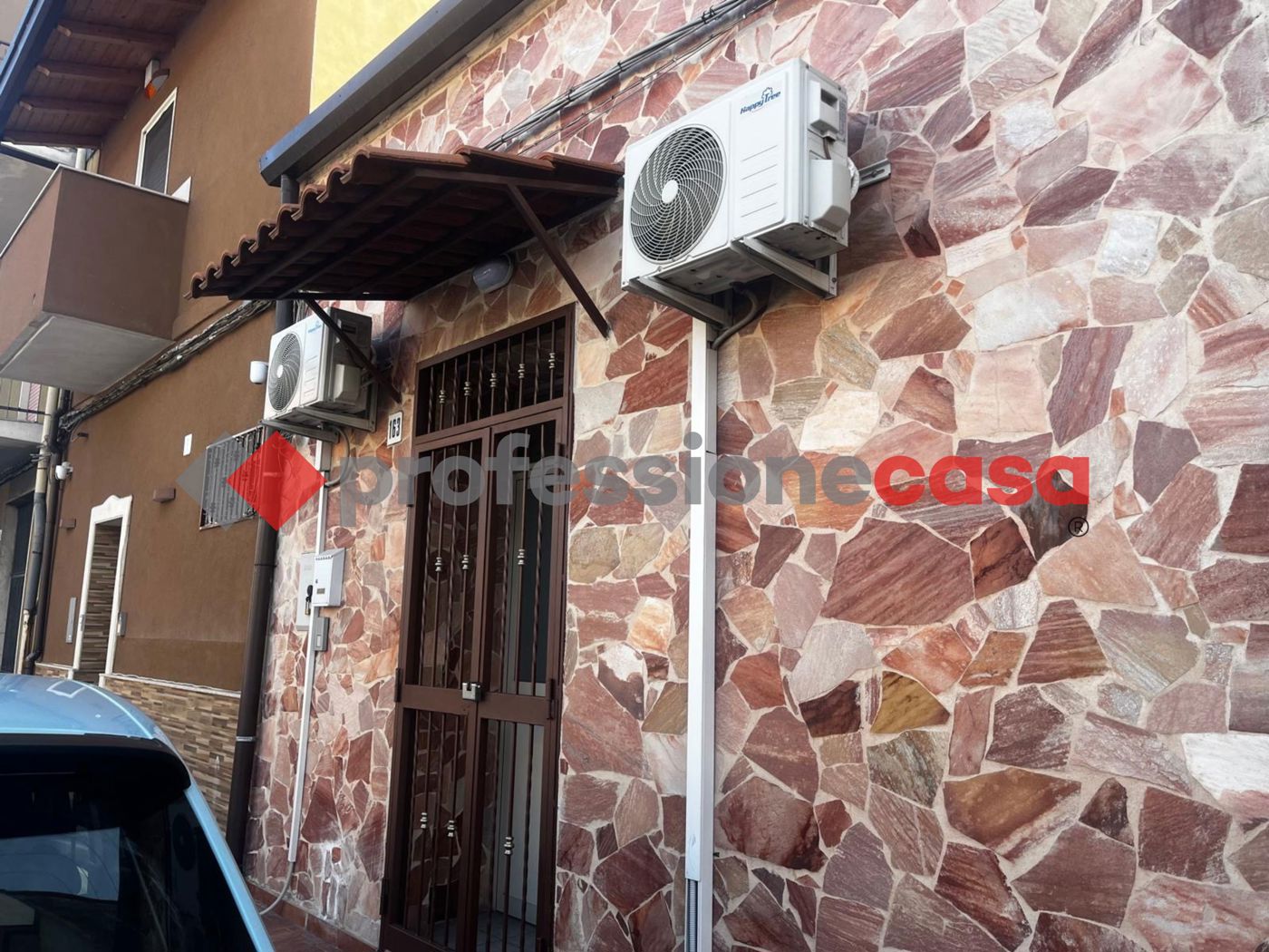 Casa indipendente ristrutturata a Catania