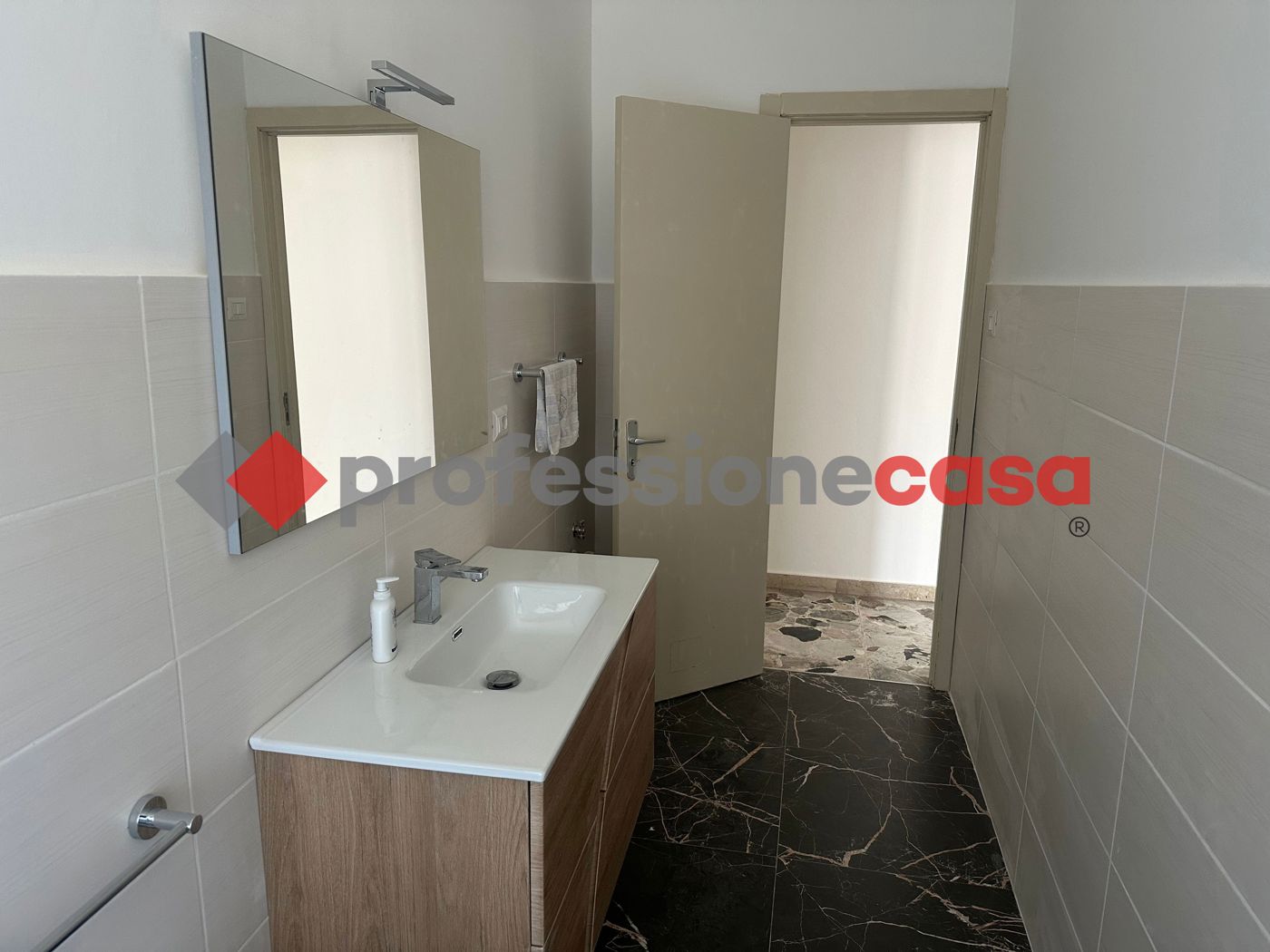Trilocale arredato in affitto a Aci Castello