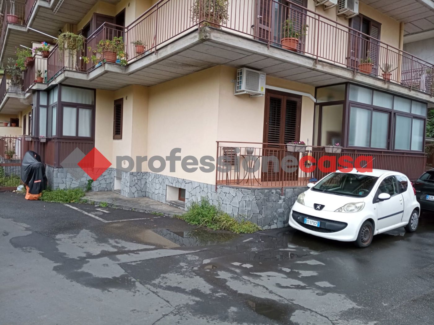 Trilocale arredato in affitto a Valverde
