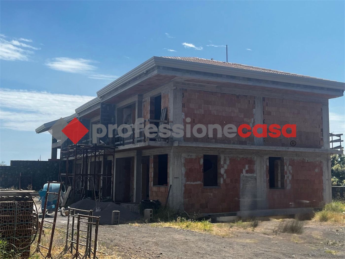 Villa con giardino a Aci Sant'Antonio