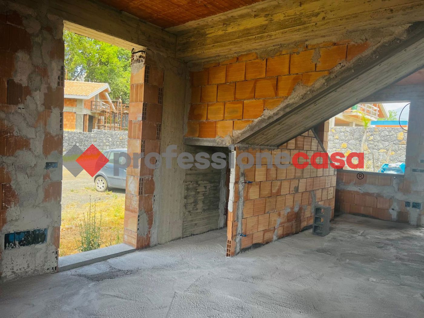 Villa con giardino a Aci Sant'Antonio