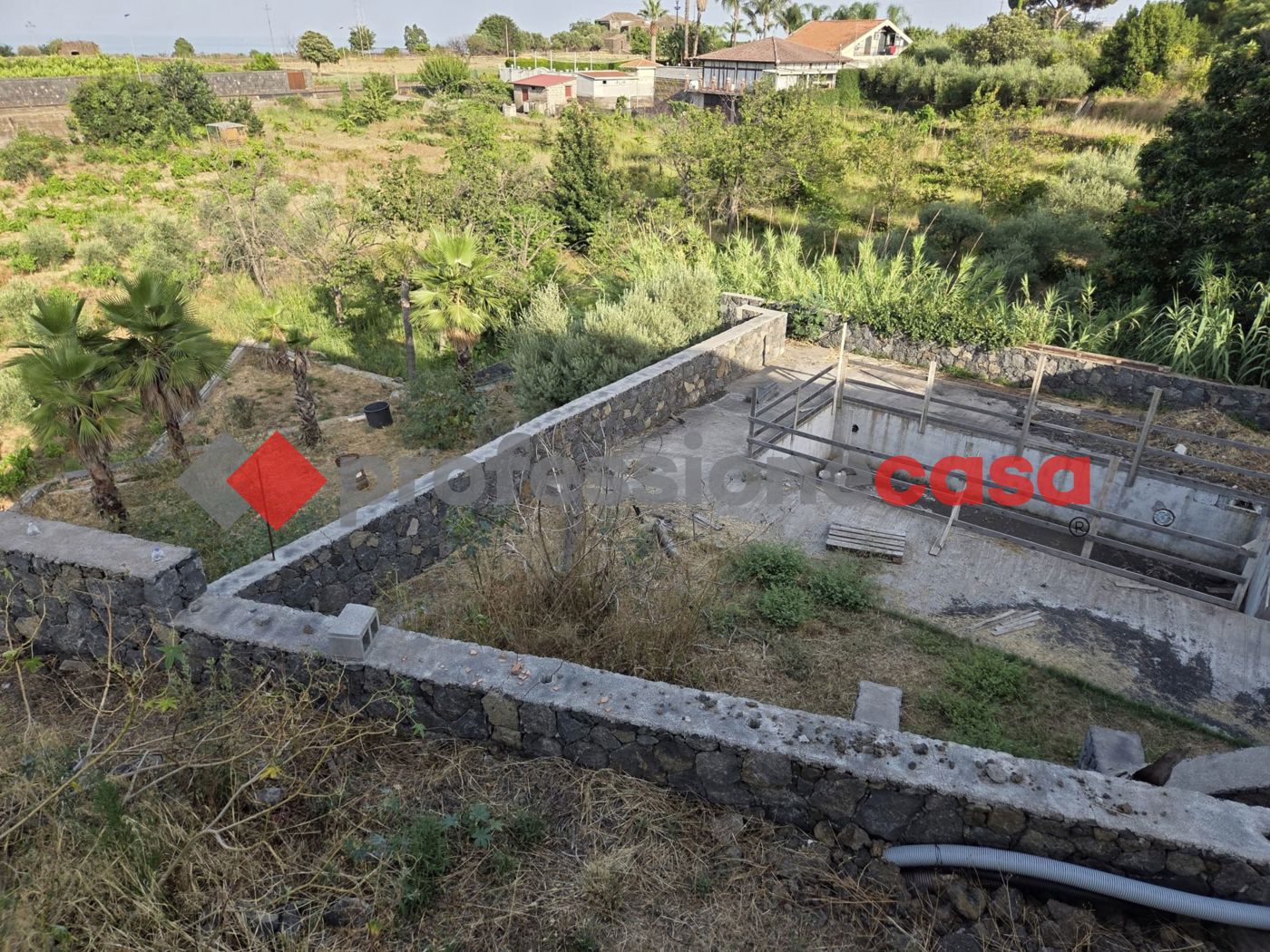 Ufficio con giardino a Aci Sant'Antonio