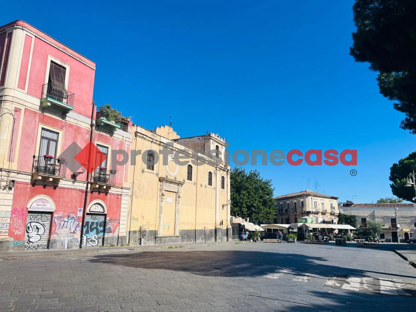 Casa indipendente arredata in affitto a Catania