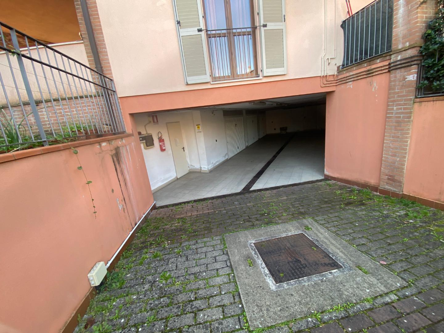 Box/Garage 30mq in affitto, Pisa barbaricina