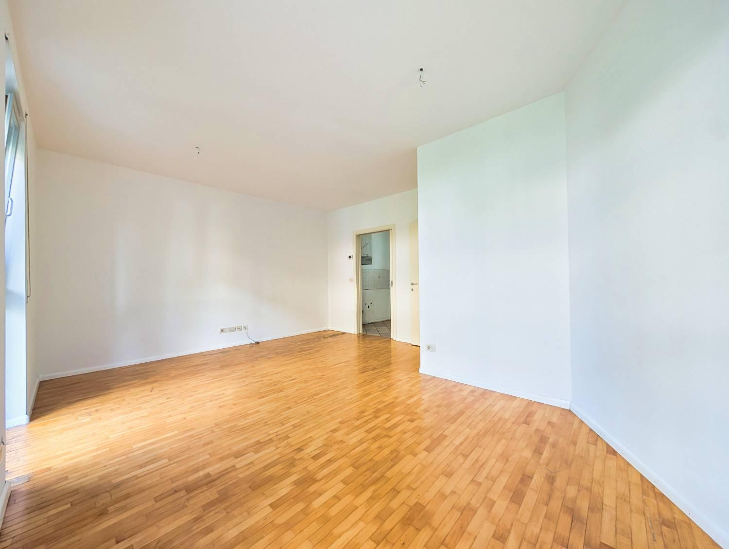 Bilocale con giardino a Laives