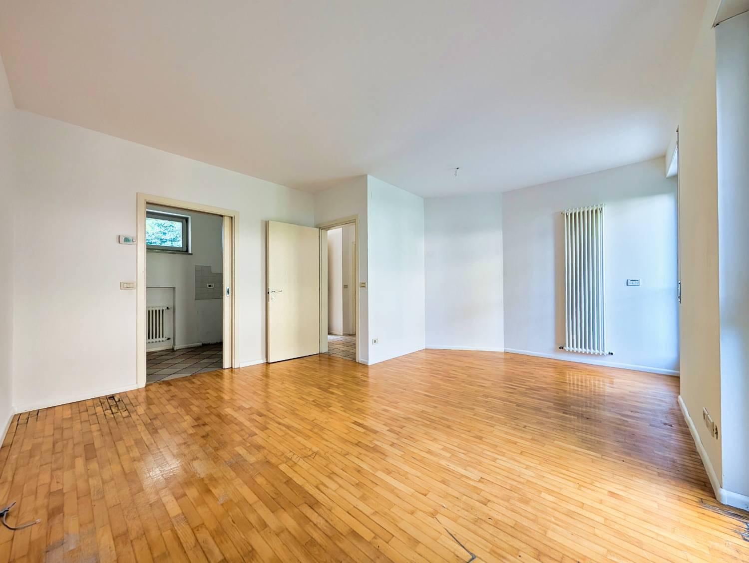 Bilocale con giardino a Laives