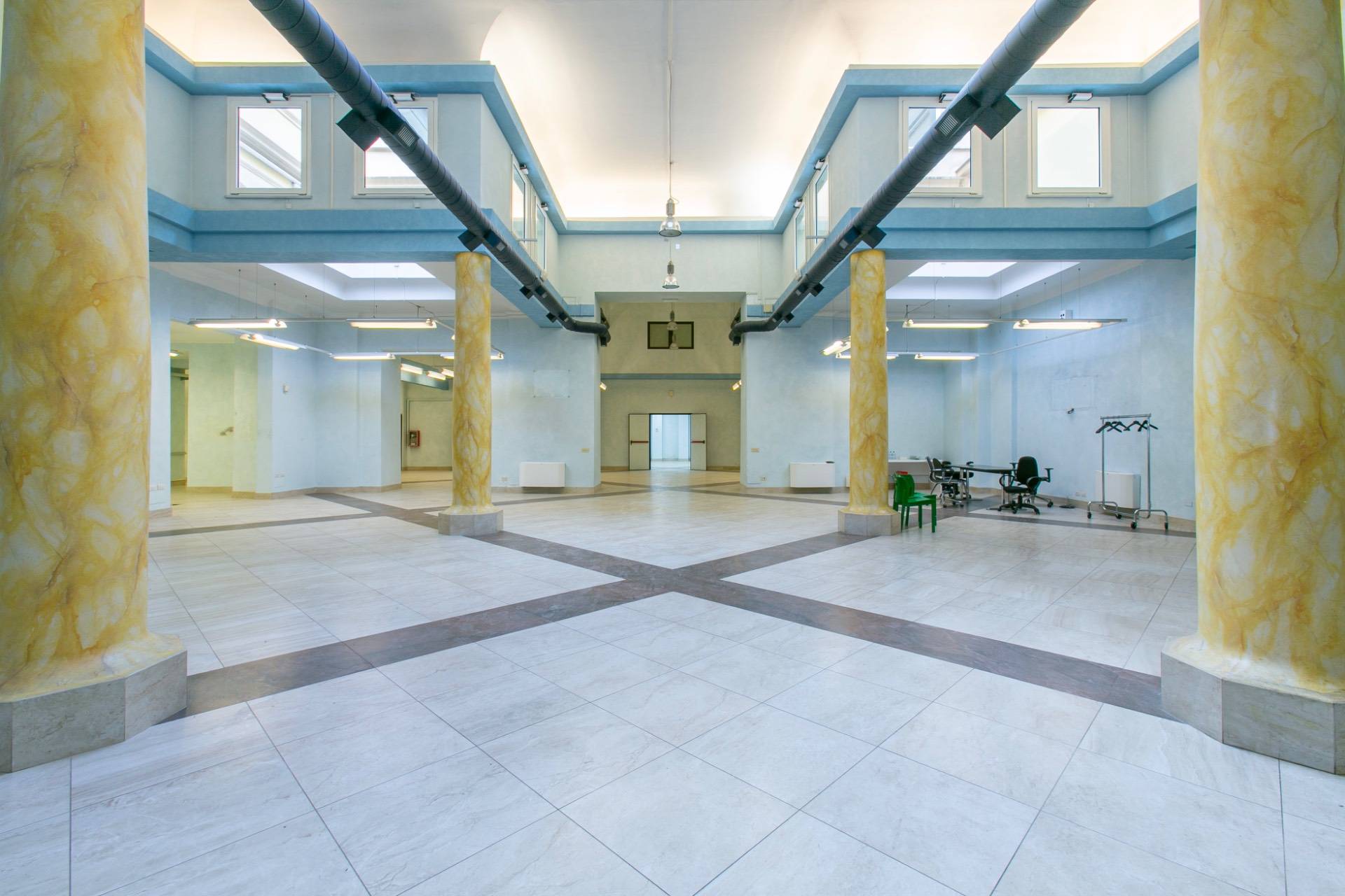 Locale commerciale in affitto a Roma, Centro Storico