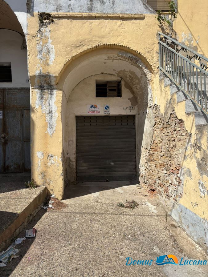 Box/Garage 48mq in vendita a Pomarico
