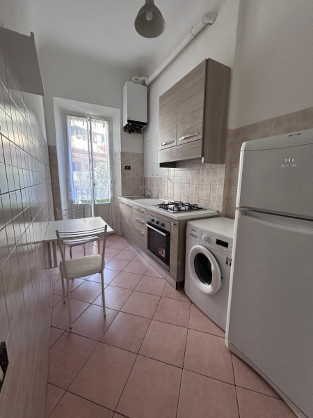 Trilocale arredato in affitto a Firenze