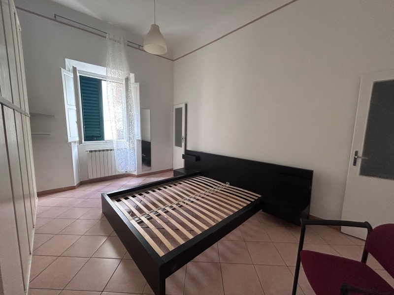 Trilocale arredato in affitto a Firenze