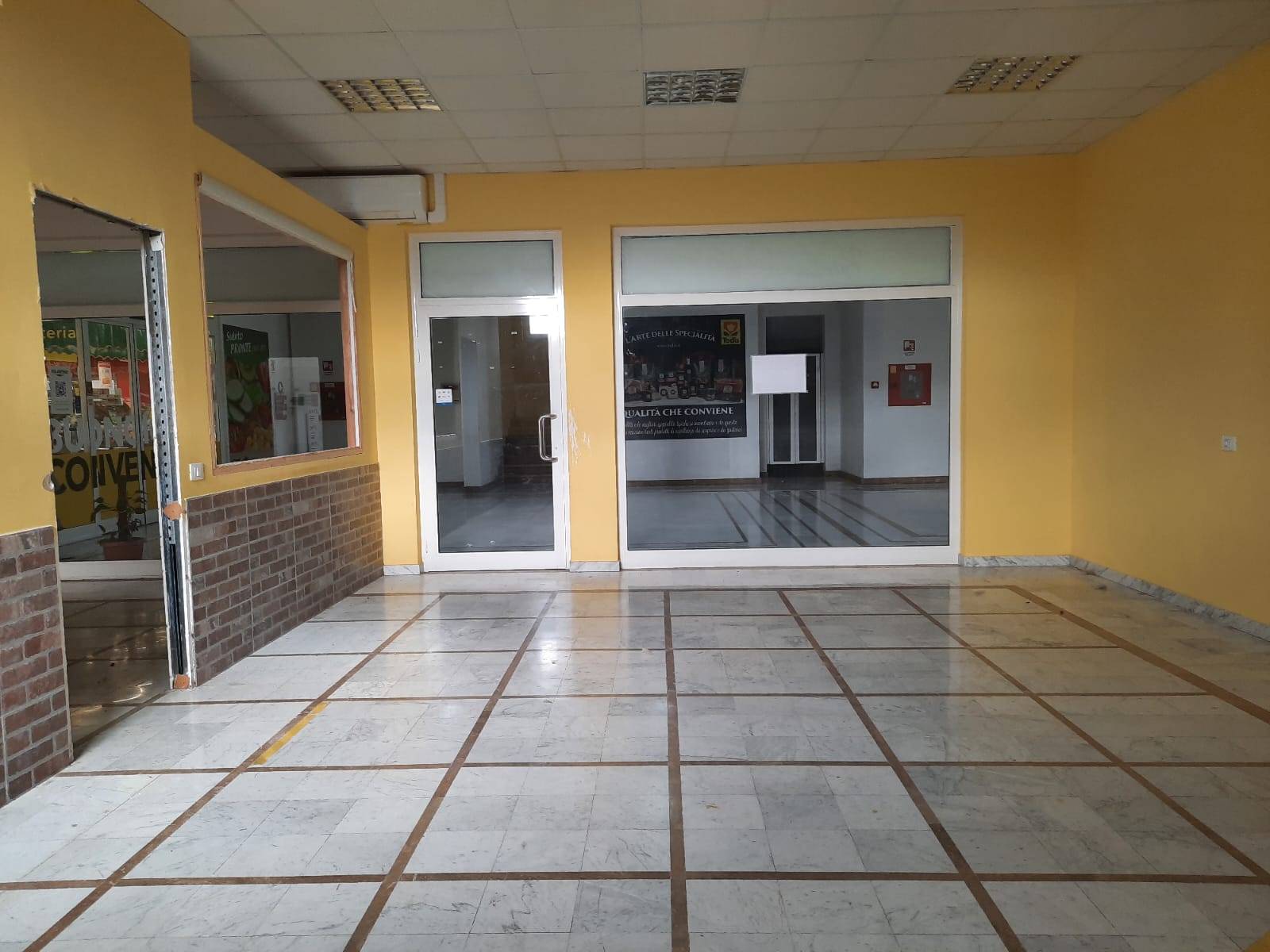 Locale commerciale in affitto a Attigliano