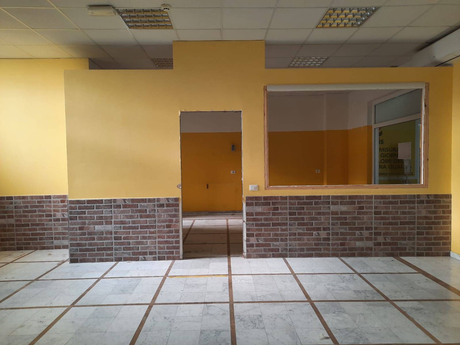 Locale commerciale in affitto a Attigliano