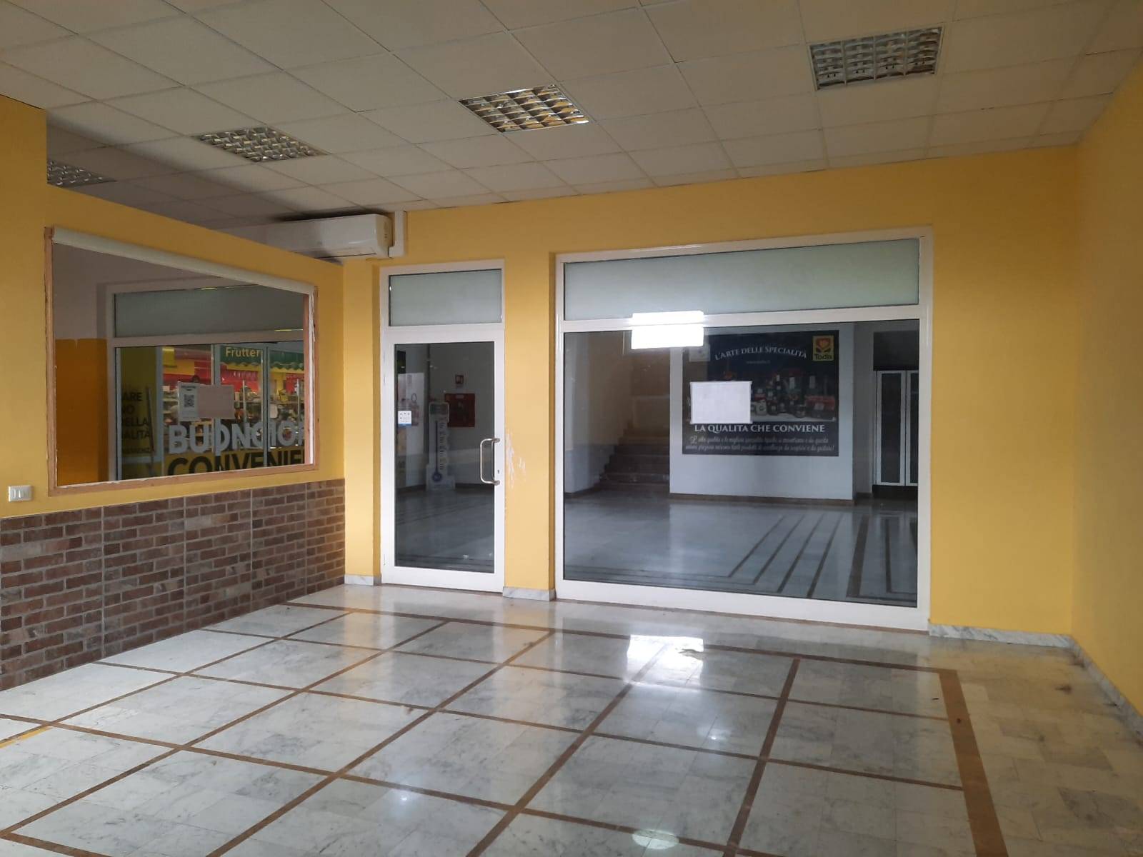 Locale commerciale in affitto a Attigliano