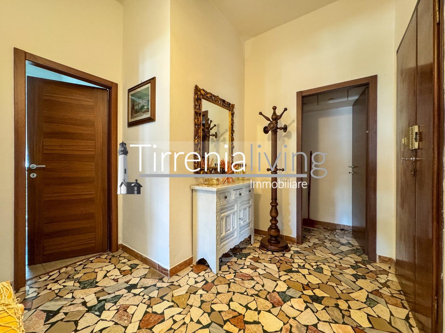 Trilocale arredato in affitto, Pisa tirrenia