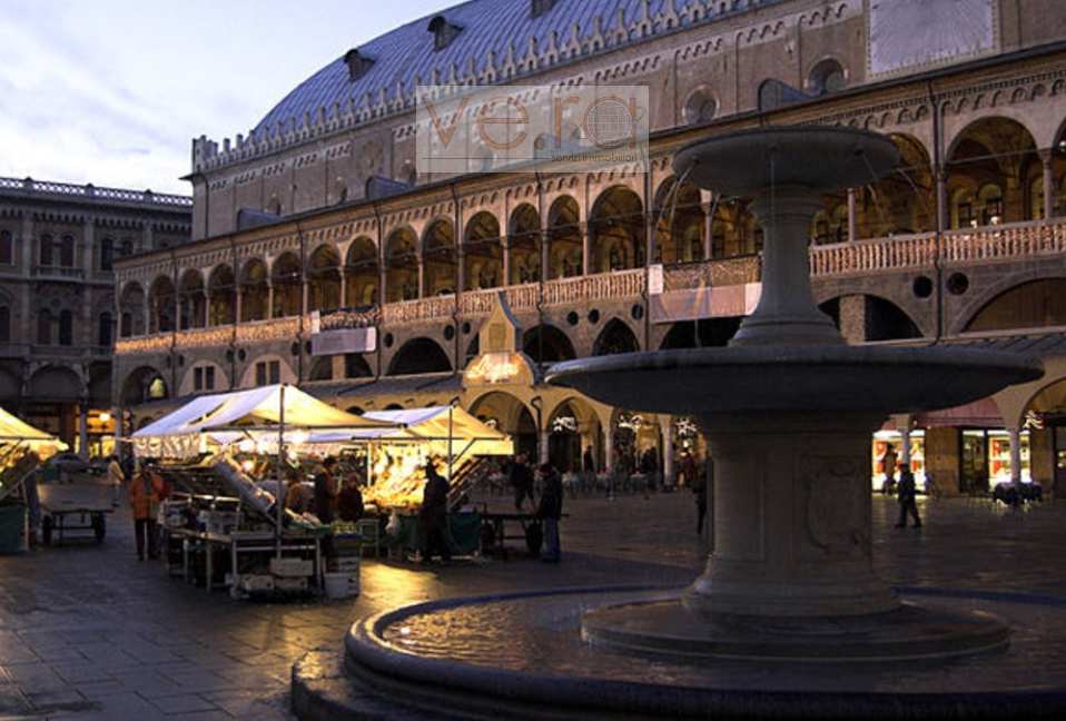 Locale commerciale in vendita a Padova