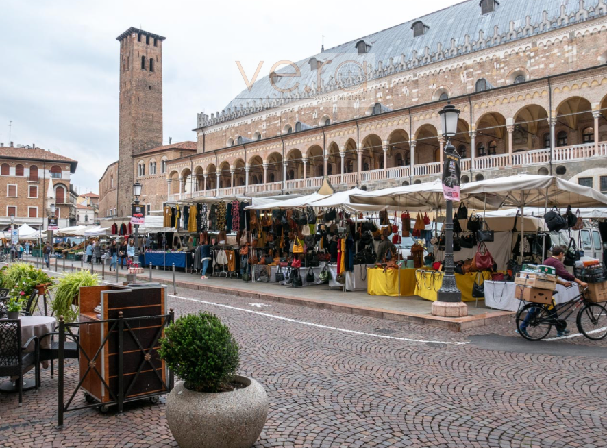 Locale commerciale in vendita a Padova