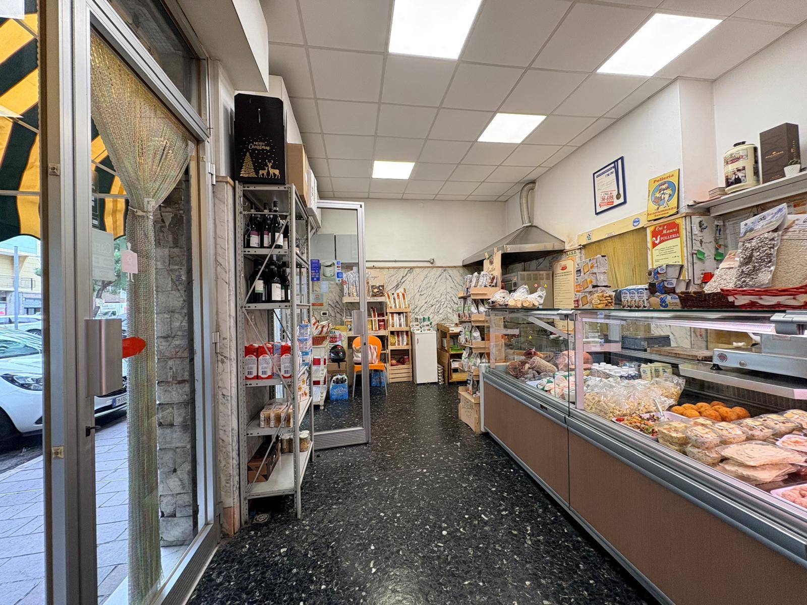 Attivit commerciale in vendita a Savona